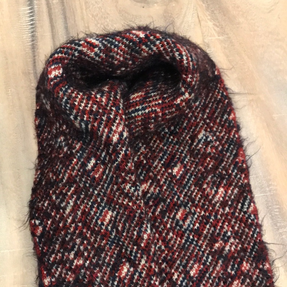 Comfy red white and blue scarf - Picture 2 of 3